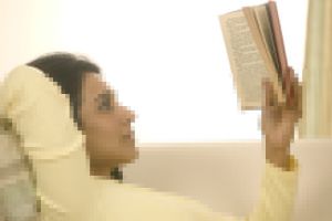 Mulheres precisam de óculos para leitura mais cedo do que homens