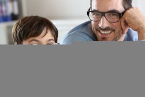 b_300_0_16777215_00_http___www.visaolaser.com.br_blog_wp-content_uploads_2015_06_criancas-oculos.jpg