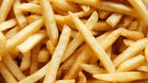 b_300_0_16777215_00_https___hypescience.com_wp-content_uploads_2019_09_jovem-cego-e-surdo-comer-besteiras-batata-frita-e-pringles-1.jpg