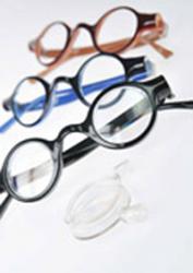 Óculos com grau ajustável, novidade criada na Inglaterra