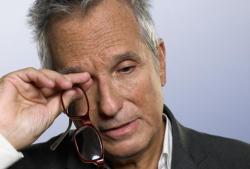 Coçar os olhos pode causar problemas à visão