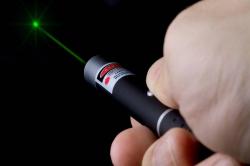 Laser atrapalha tripulações aéreas, mostra relatório