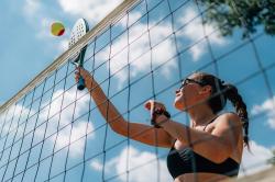 Beach tennis pode lesar olhos