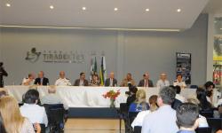 Convênio forma parceria contra cegueira