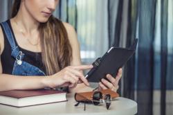 E-book ou papel: qual é o melhor para os olhos?