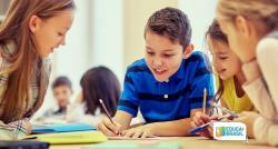 Professor cria régua adaptada para alunos com baixa visão