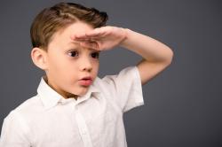 Oftalmopediatra indica cuidados com a saúde ocular infantil nas férias